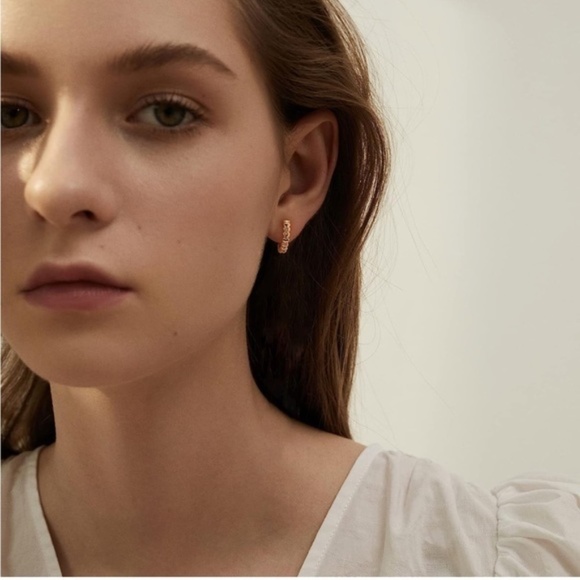 Gold 14k Gold Plated Heart Hoop Earrings - Picture 2 of 4